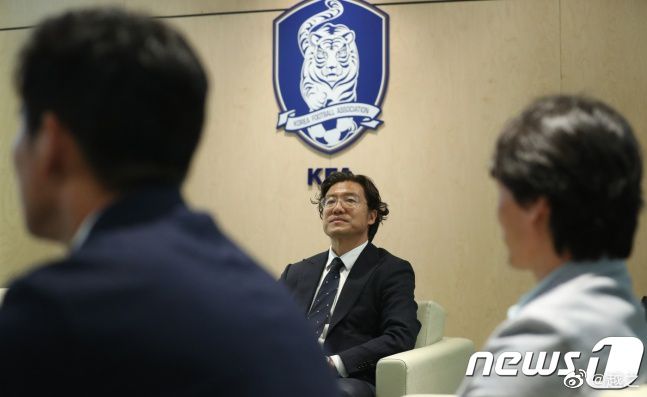 在忙碌的年夜都会，每一个人在快节拍的世界中糊口着，沉重的糊口重任让他们无瑕估量其他，但是，总有一些暗影在不时影响着他们。                                      育美（梁洛施 饰）发现本身怀了男朋友阿翔（张孝全 饰）的孩子，但由于曩昔怙恃离婚后，母亲（李心洁 饰）难产而死的暗影一向覆盖着她，让她迷掉了标的目的。育美几回想找阿翔筹议，但胡想成为奥运拳击手的阿翔正由于眼疾的关系，濒临被禁赛的命运，不